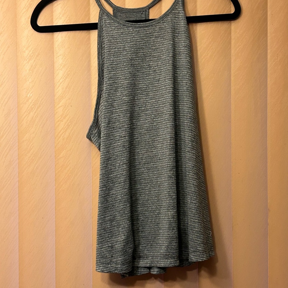 EUC Women's Old Navy Gray Striped Athletic Tank Top Shirt